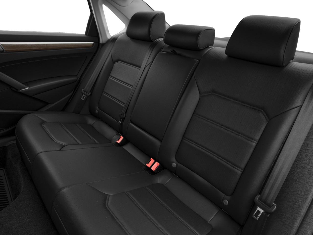 2016 Volkswagen Passat 4dr Sdn 3.6L DSG Execline Photo