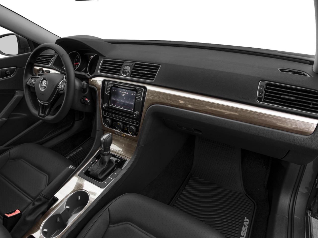 2016 Volkswagen Passat 4dr Sdn 3.6L DSG Execline Photo