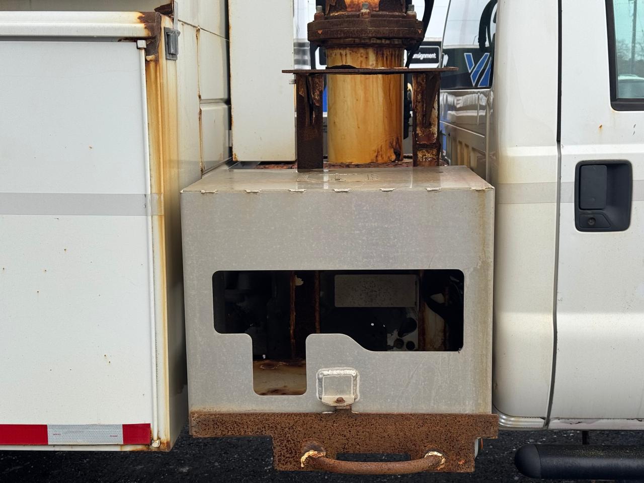 2008 Ford SUPER DUTY F-550 DRW XL **BOOM TRUCK**ONE OWNER** - Photo #15