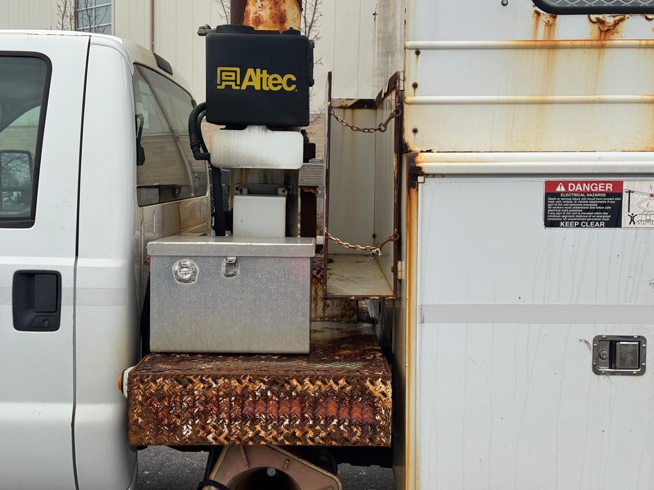 2008 Ford SUPER DUTY F-550 DRW XL **BOOM TRUCK**ONE OWNER** - Photo #19