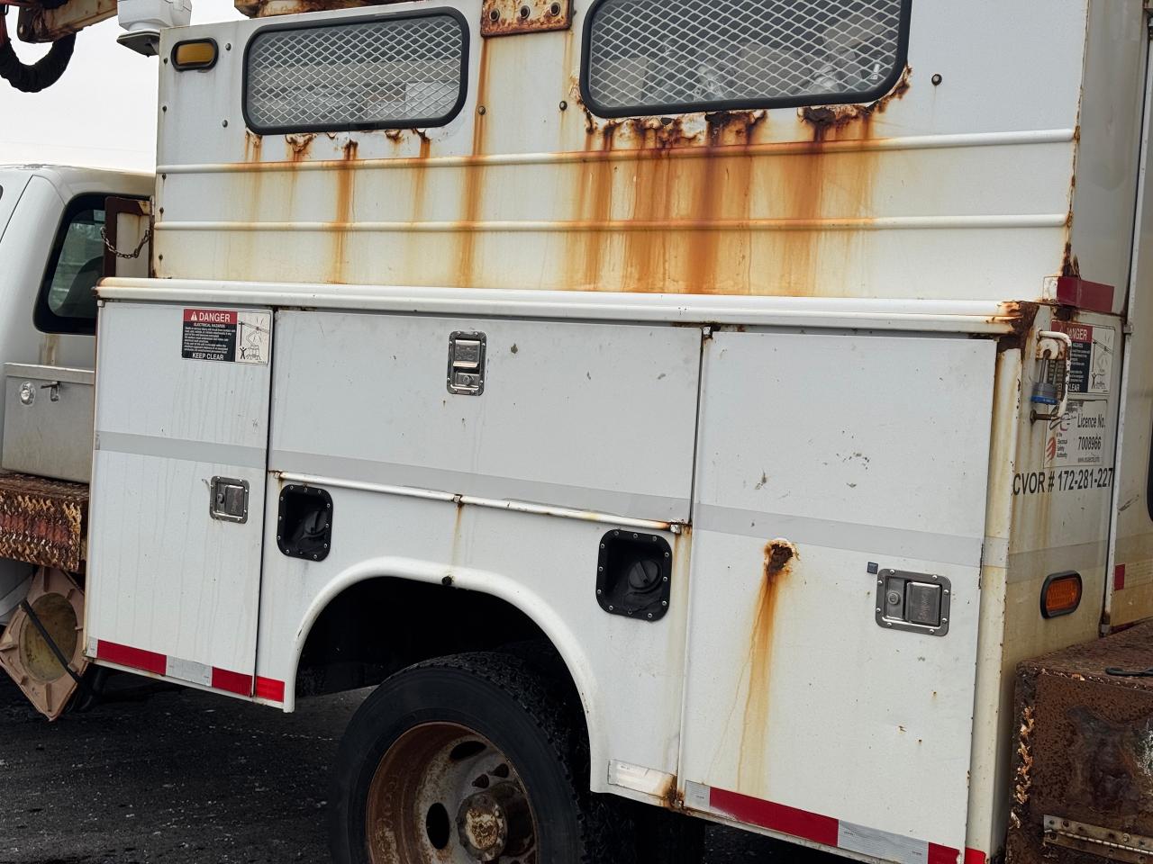 2008 Ford SUPER DUTY F-550 DRW XL **BOOM TRUCK**ONE OWNER** - Photo #18