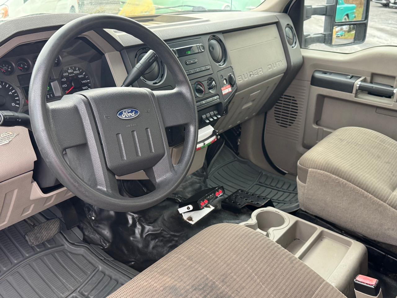 2008 Ford SUPER DUTY F-550 DRW XL **BOOM TRUCK**ONE OWNER** - Photo #22