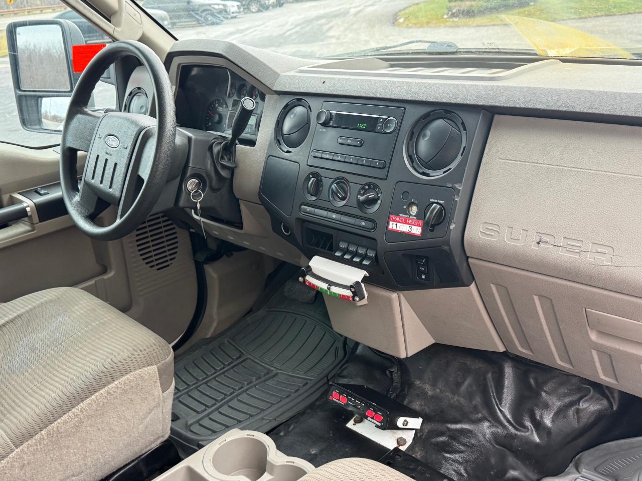 2008 Ford SUPER DUTY F-550 DRW XL **BOOM TRUCK**ONE OWNER** - Photo #33