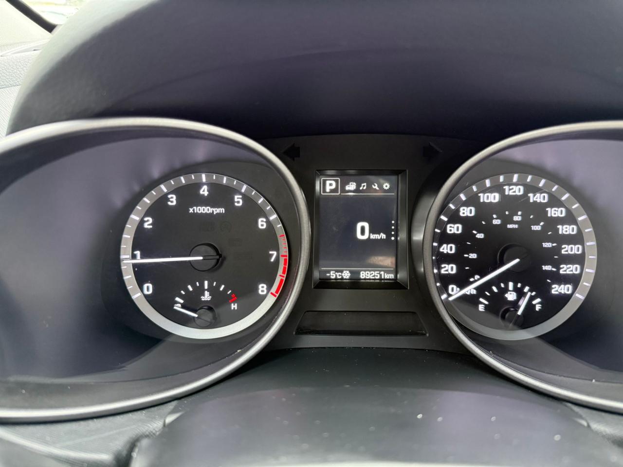 2017 Hyundai Santa Fe Sport SE AWD | TWO SETS OF TIRES | ALL CREDIT ACCEPTED!! - Photo #10