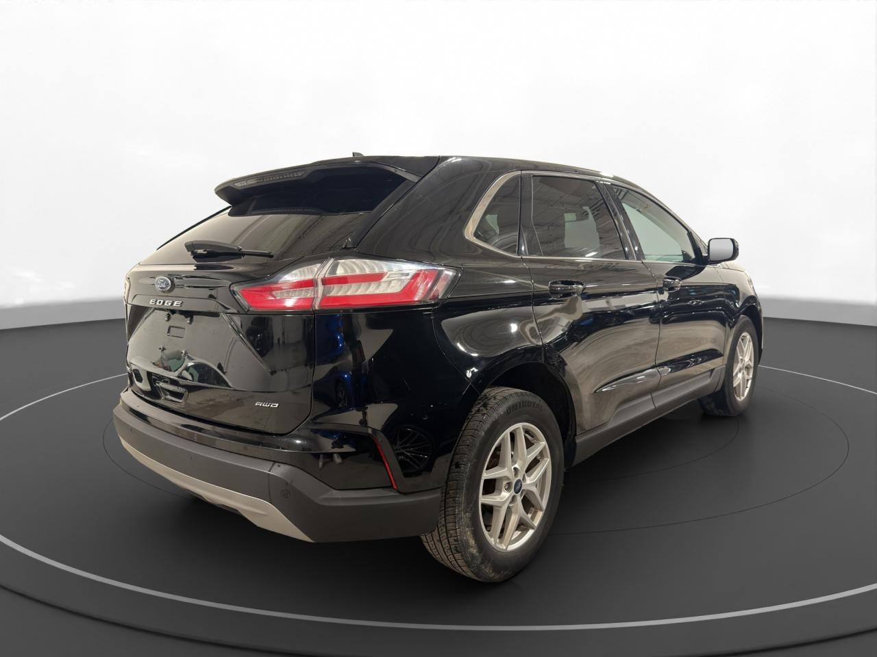 2022 Ford Edge SEL Photo