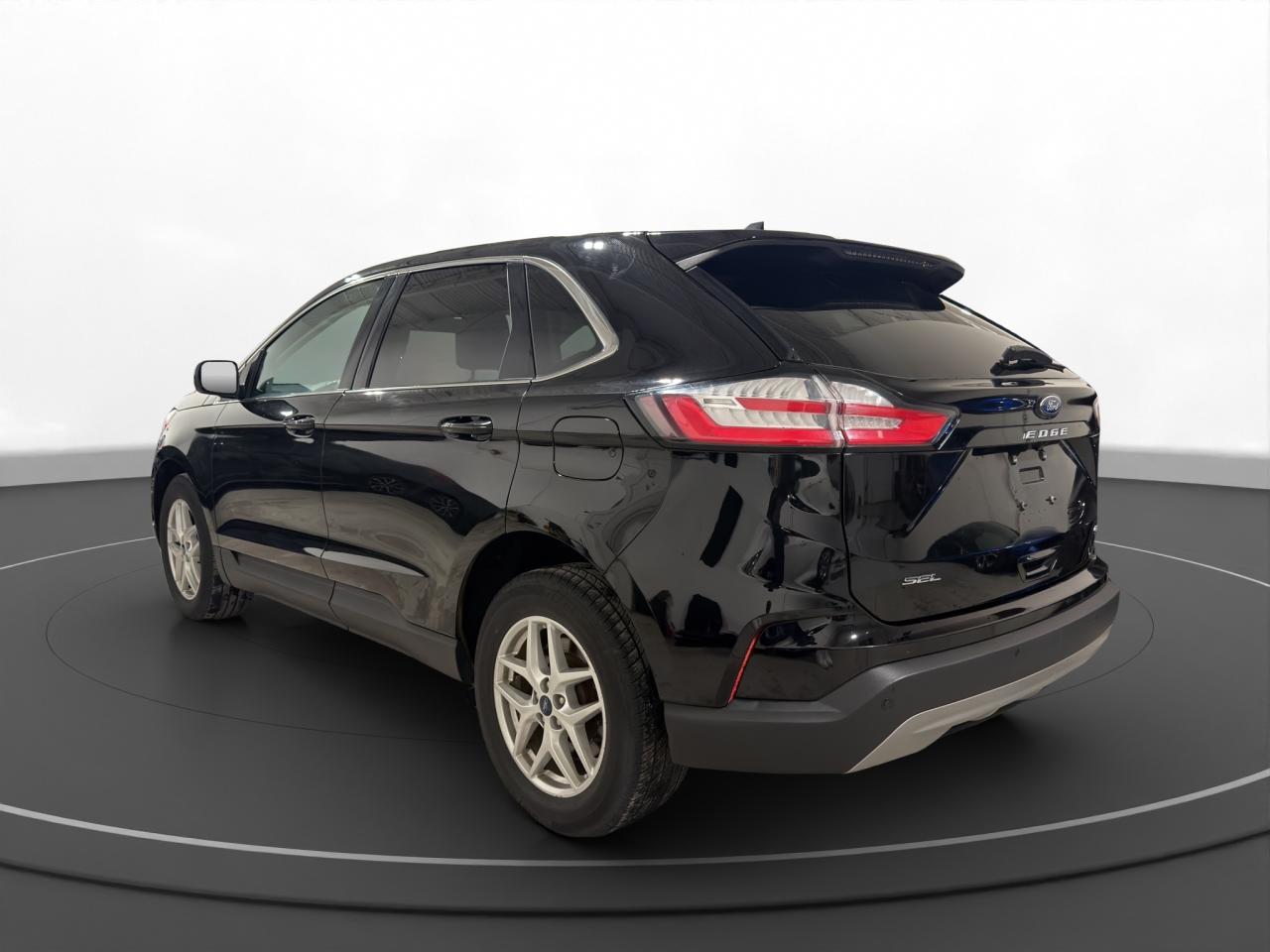 2022 Ford Edge SEL Photo4