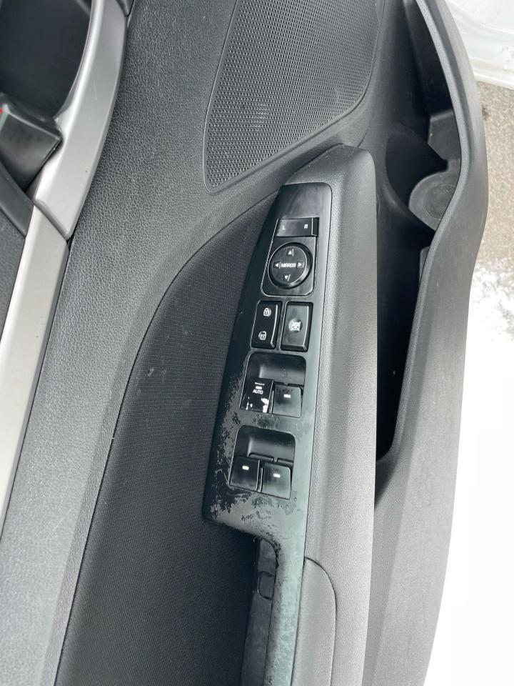 2017 Hyundai Elantra GL - Photo #10