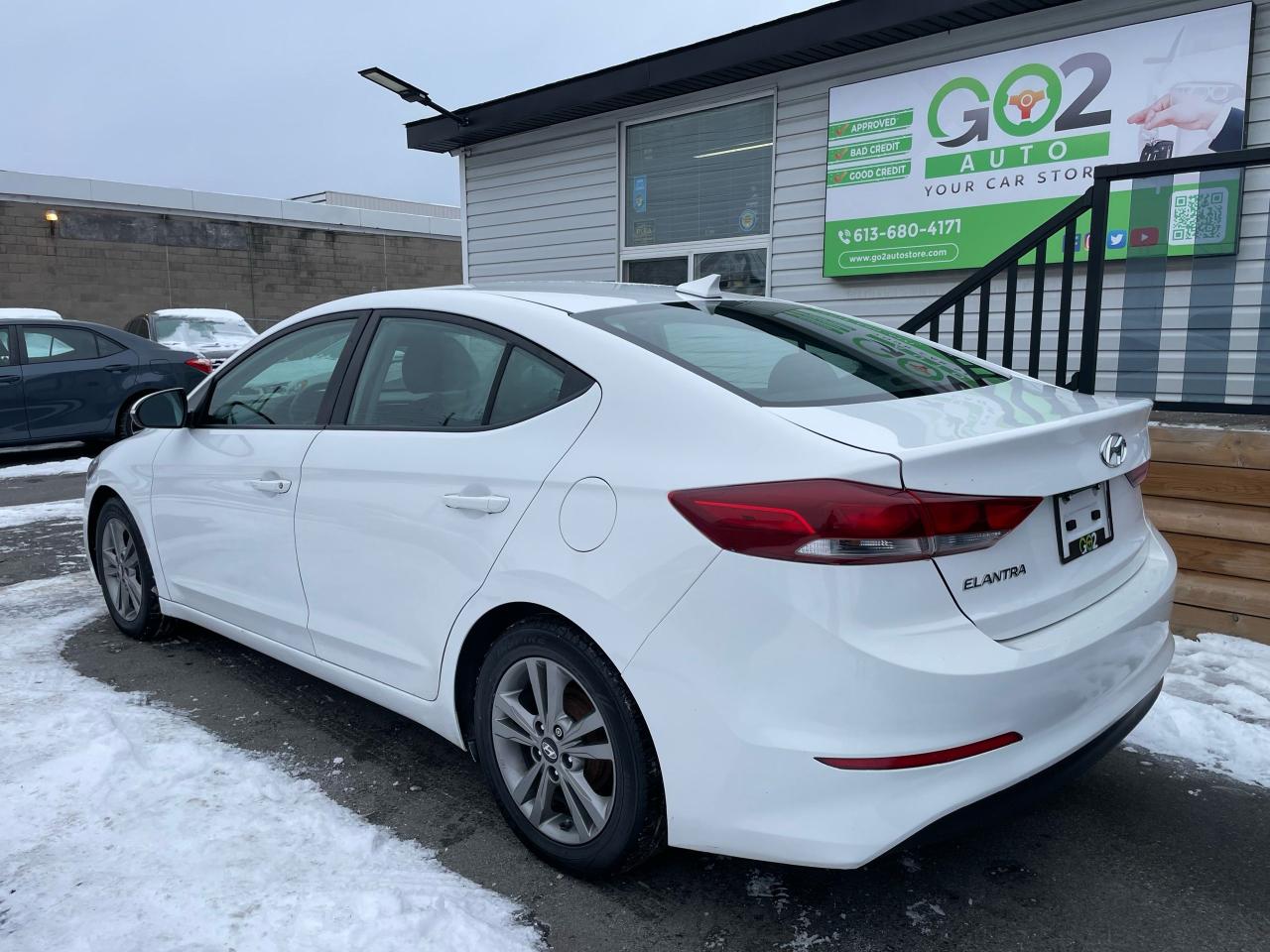 2017 Hyundai Elantra GL - Photo #5