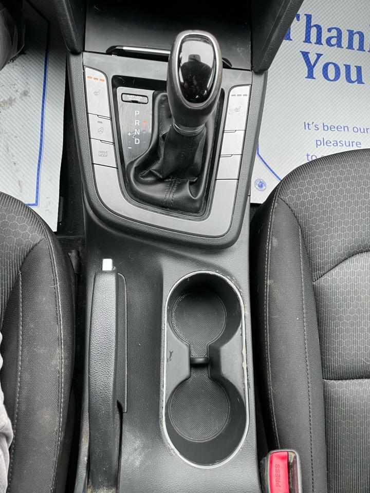 2017 Hyundai Elantra GL - Photo #12