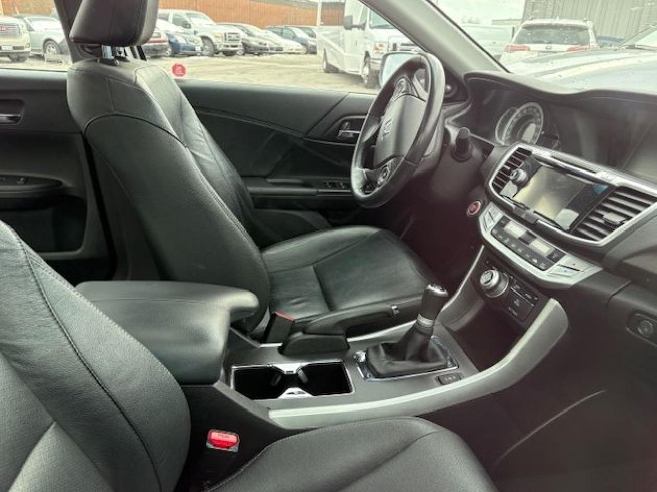 2013 Honda Accord Touring Photo2