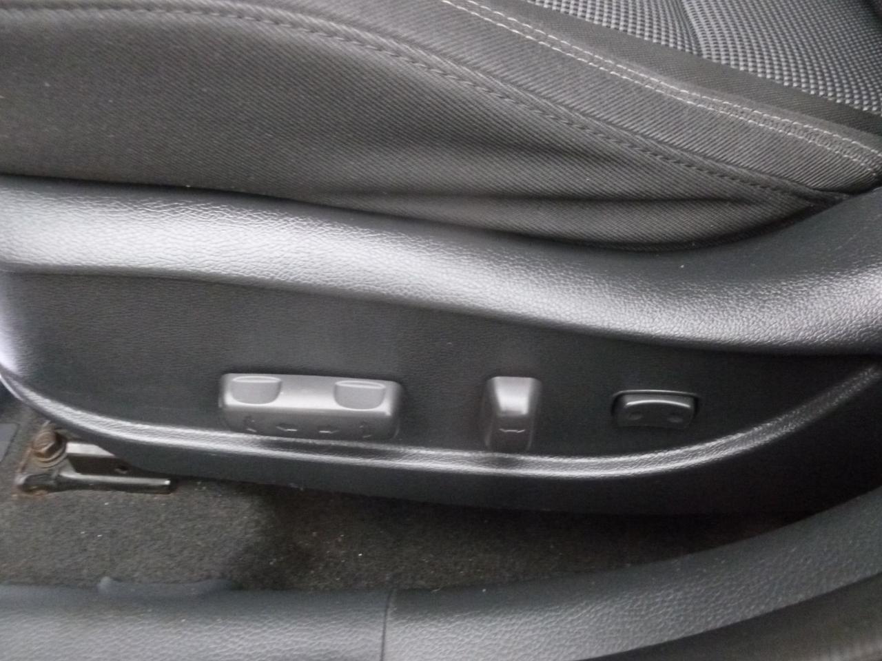 2013 Hyundai Elantra GT GLS - Photo #8