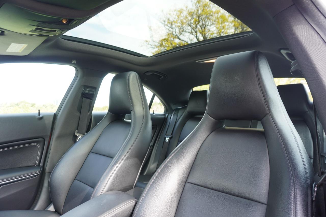 2015 Mercedes-Benz CLA-Class 1 OWNER /NO ACCIDENTS /AMG /4MATIC / LOADED LOCAL Photo