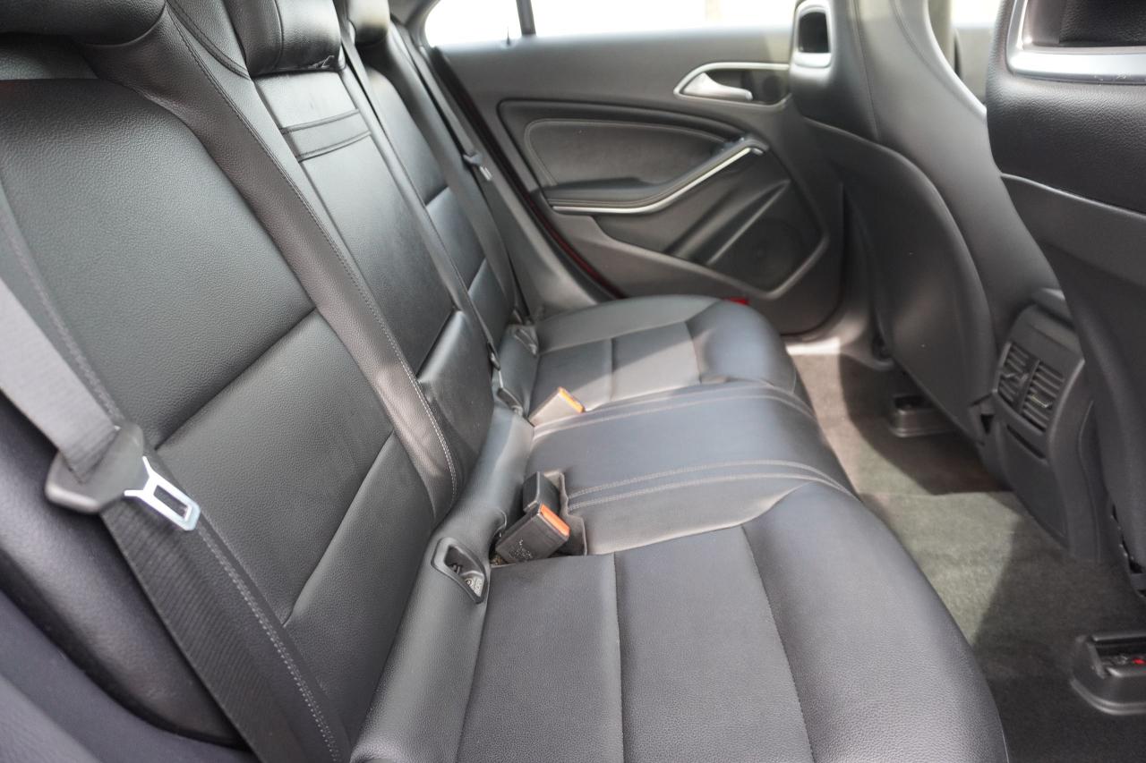 2015 Mercedes-Benz CLA-Class 1 OWNER /NO ACCIDENTS /AMG /4MATIC / LOADED LOCAL Photo