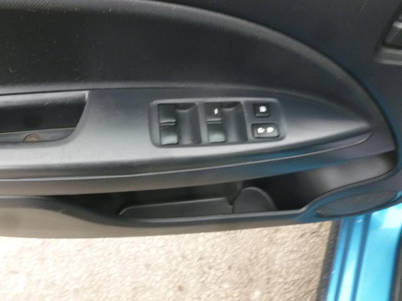 2018 Mitsubishi Mirage ES Photo