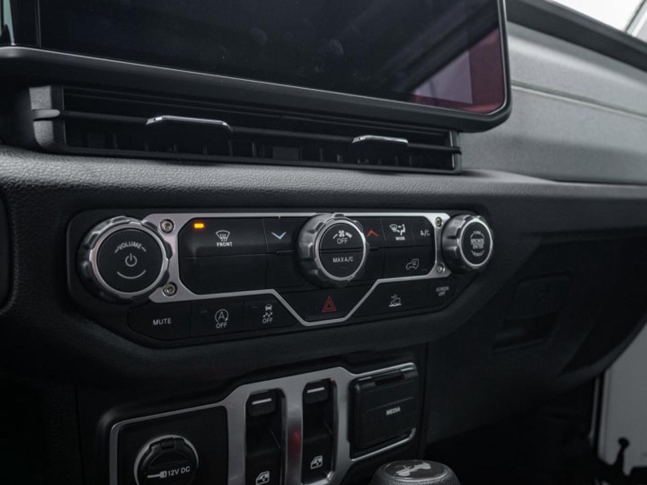 2026 Jeep Wrangler SPORT Photo