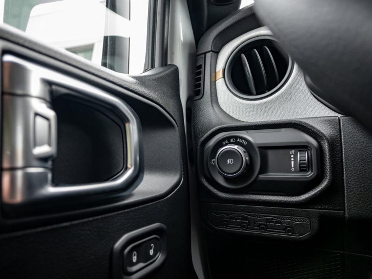2026 Jeep Wrangler SPORT Photo