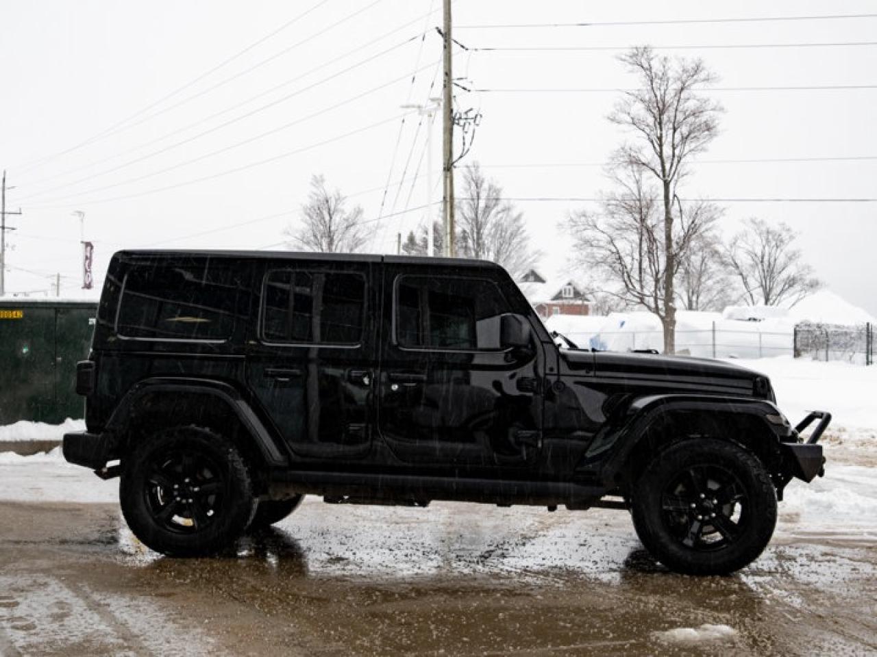 2021 Jeep Wrangler UNLIMITED ALTITUDE Photo