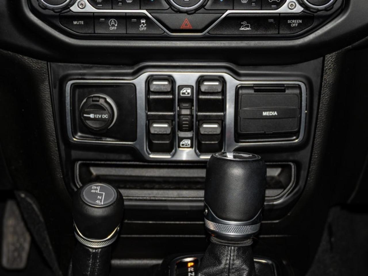 2021 Jeep Wrangler UNLIMITED ALTITUDE Photo