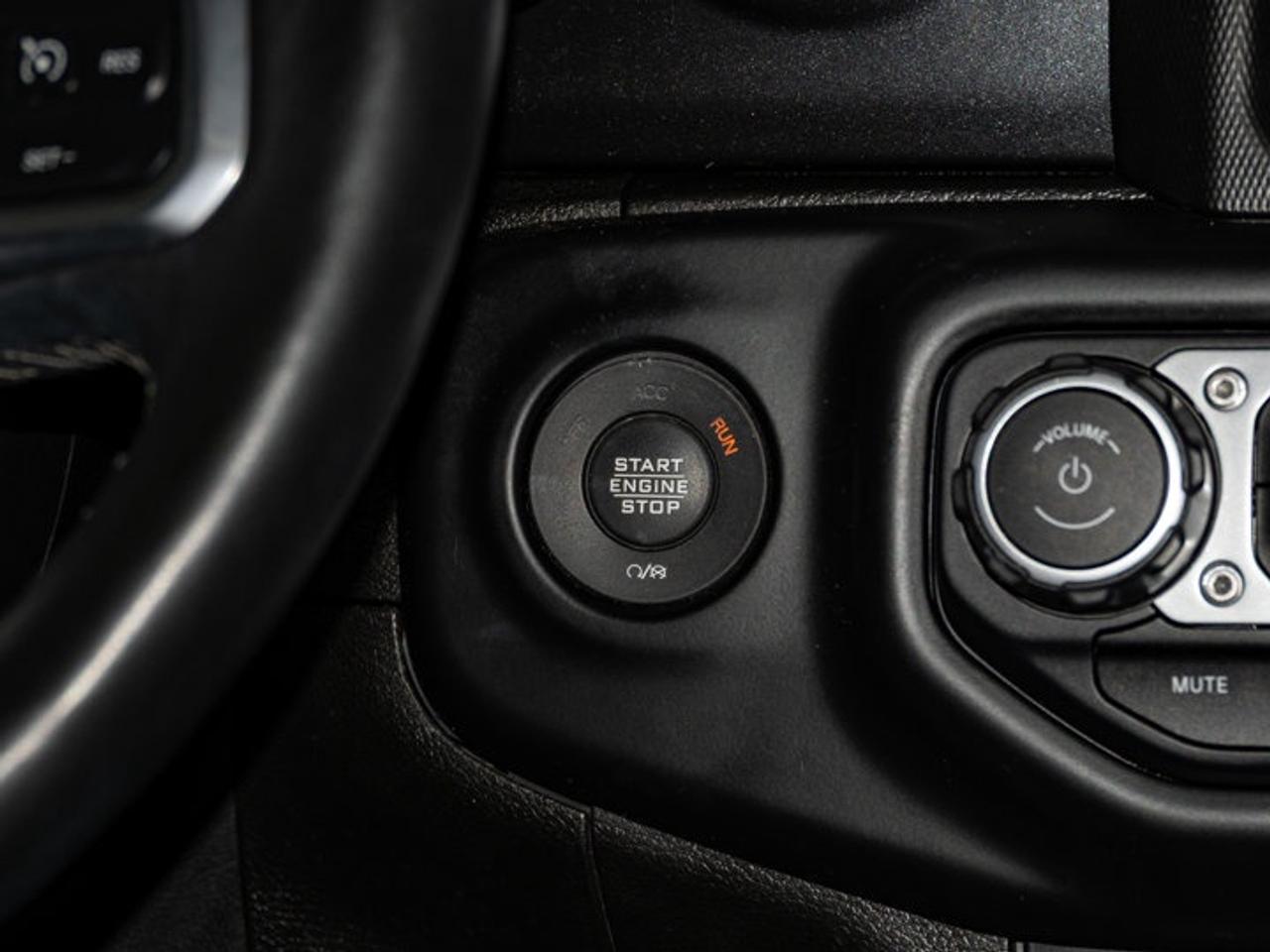 2021 Jeep Wrangler UNLIMITED ALTITUDE Photo