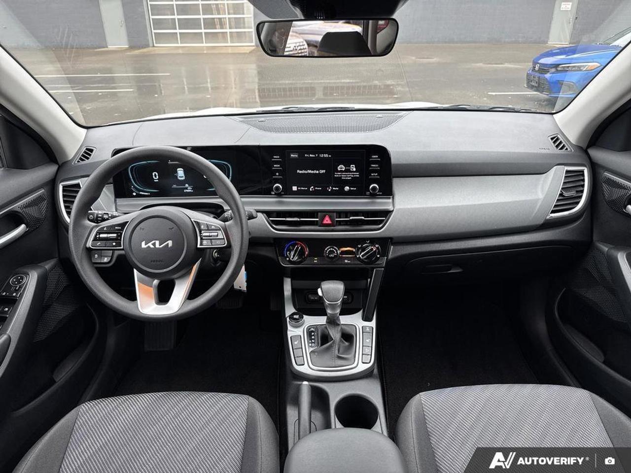 2025 Kia Seltos LX Photo