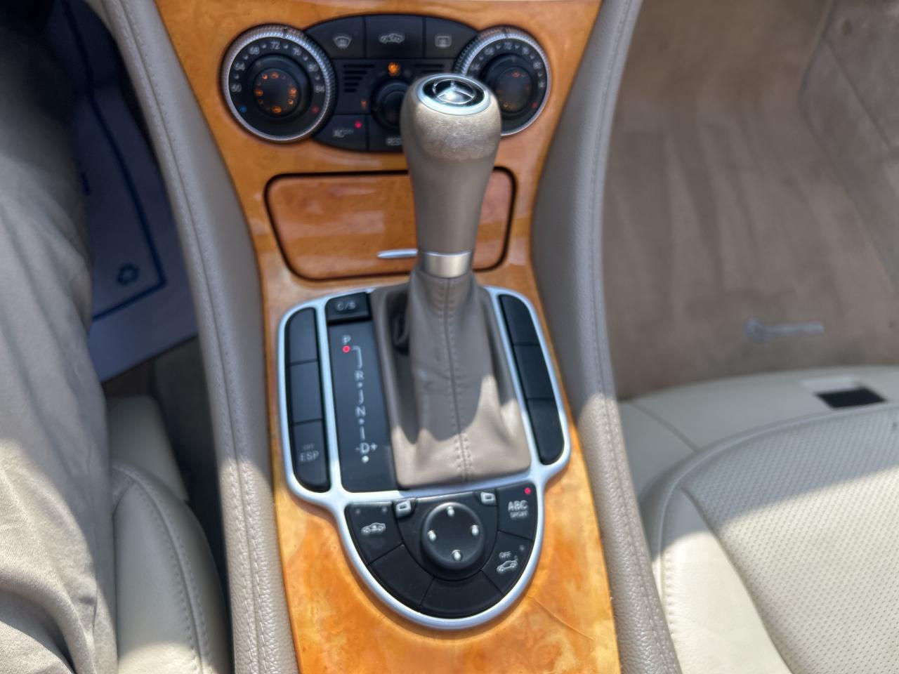 2005 Mercedes-Benz SL-Class 5.0L Photo