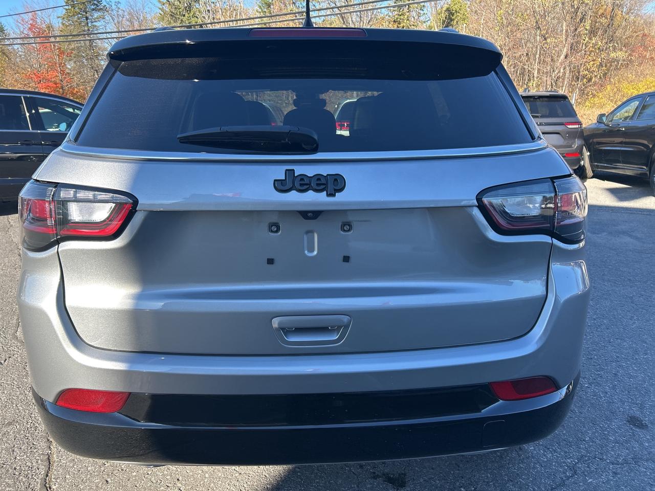2023 Jeep Compass Limited EXTENDED WARRANTY Photo