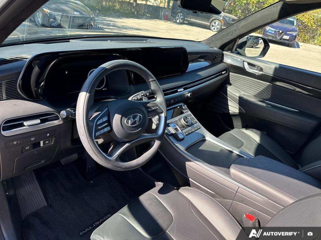2025 Hyundai PALISADE Ultimate Calligraphy AWD   Nappa Leather   7-Passe Photo