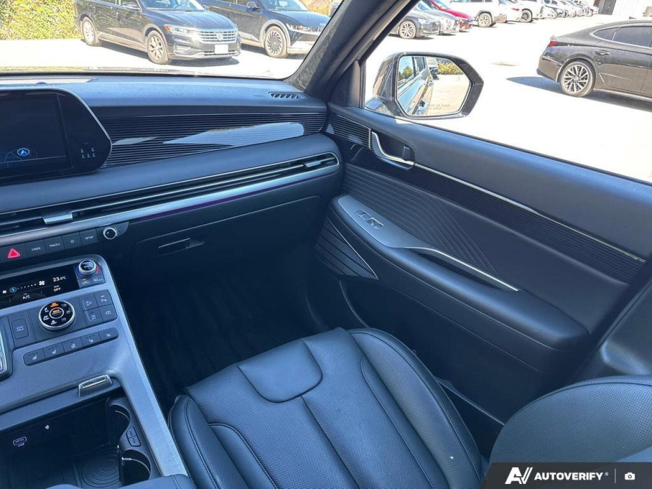 2025 Hyundai PALISADE Ultimate Calligraphy AWD   Nappa Leather   7-Passe Photo