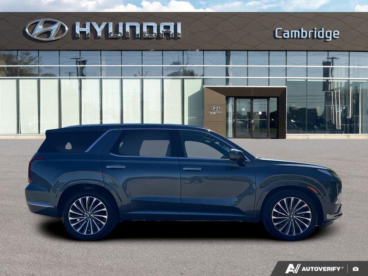 2025 Hyundai PALISADE Ultimate Calligraphy AWD   Nappa Leather   7-Passe Photo