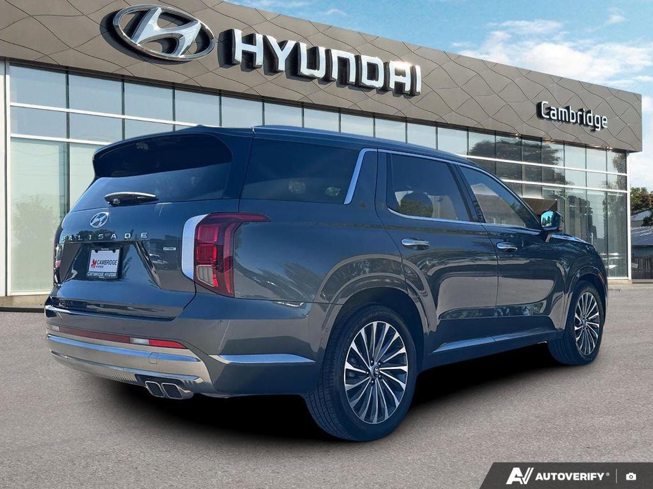 2025 Hyundai PALISADE Ultimate Calligraphy AWD   Nappa Leather   7-Passe Photo