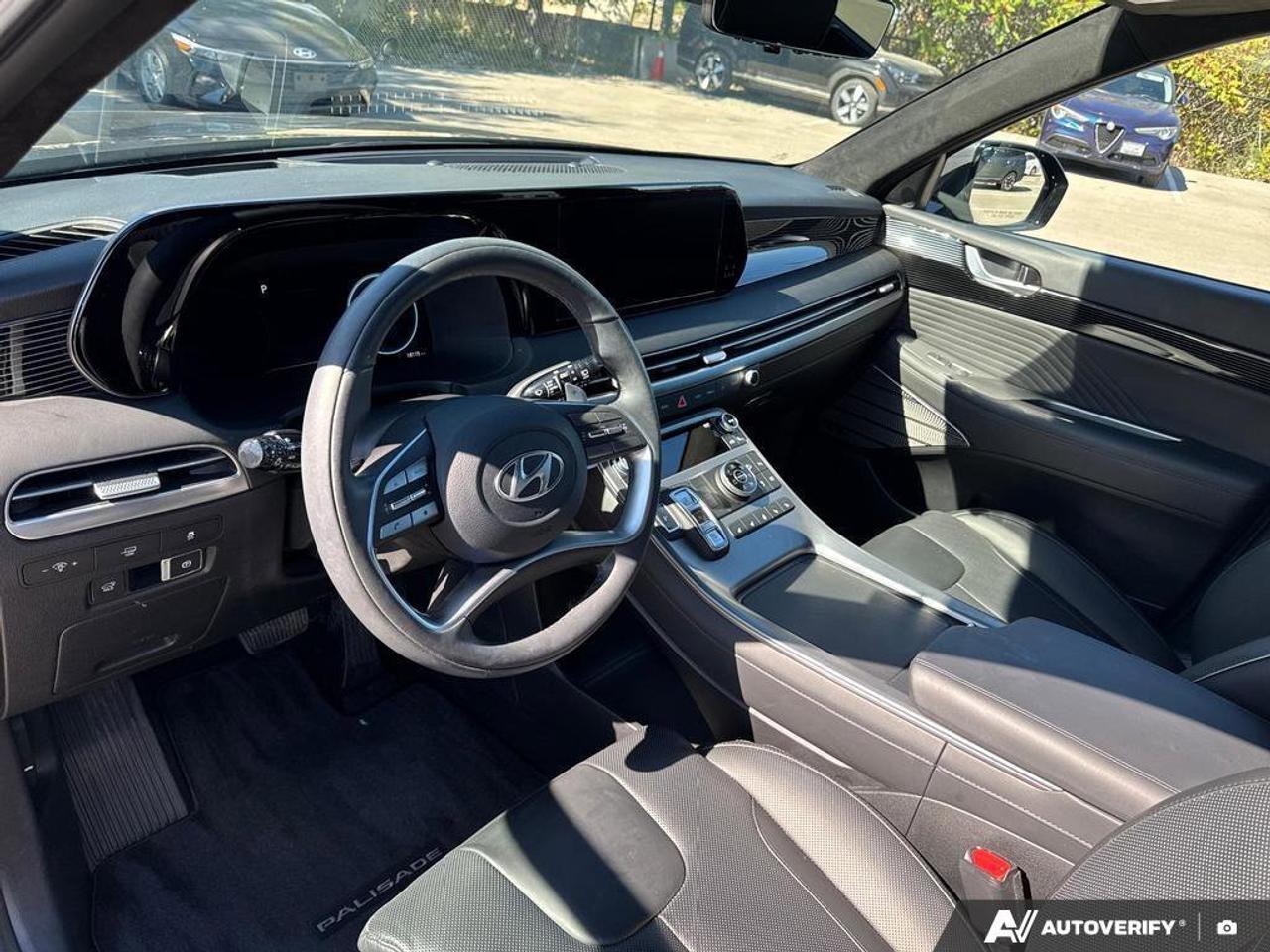 2025 Hyundai PALISADE Ultimate Calligraphy AWD   Nappa Leather   7-Passe Photo
