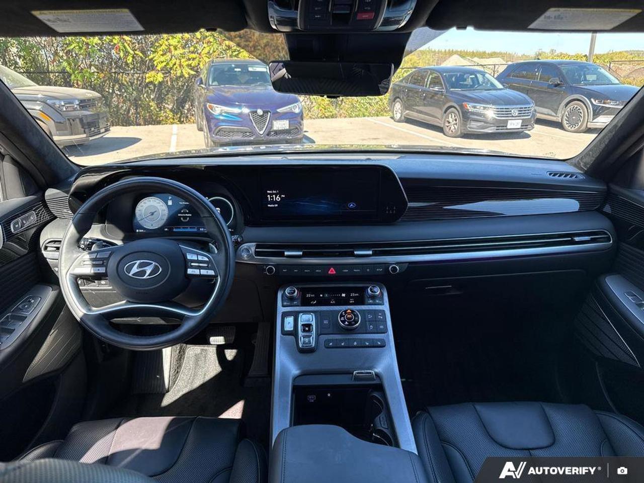 2025 Hyundai PALISADE Ultimate Calligraphy AWD   Nappa Leather   7-Passe Photo