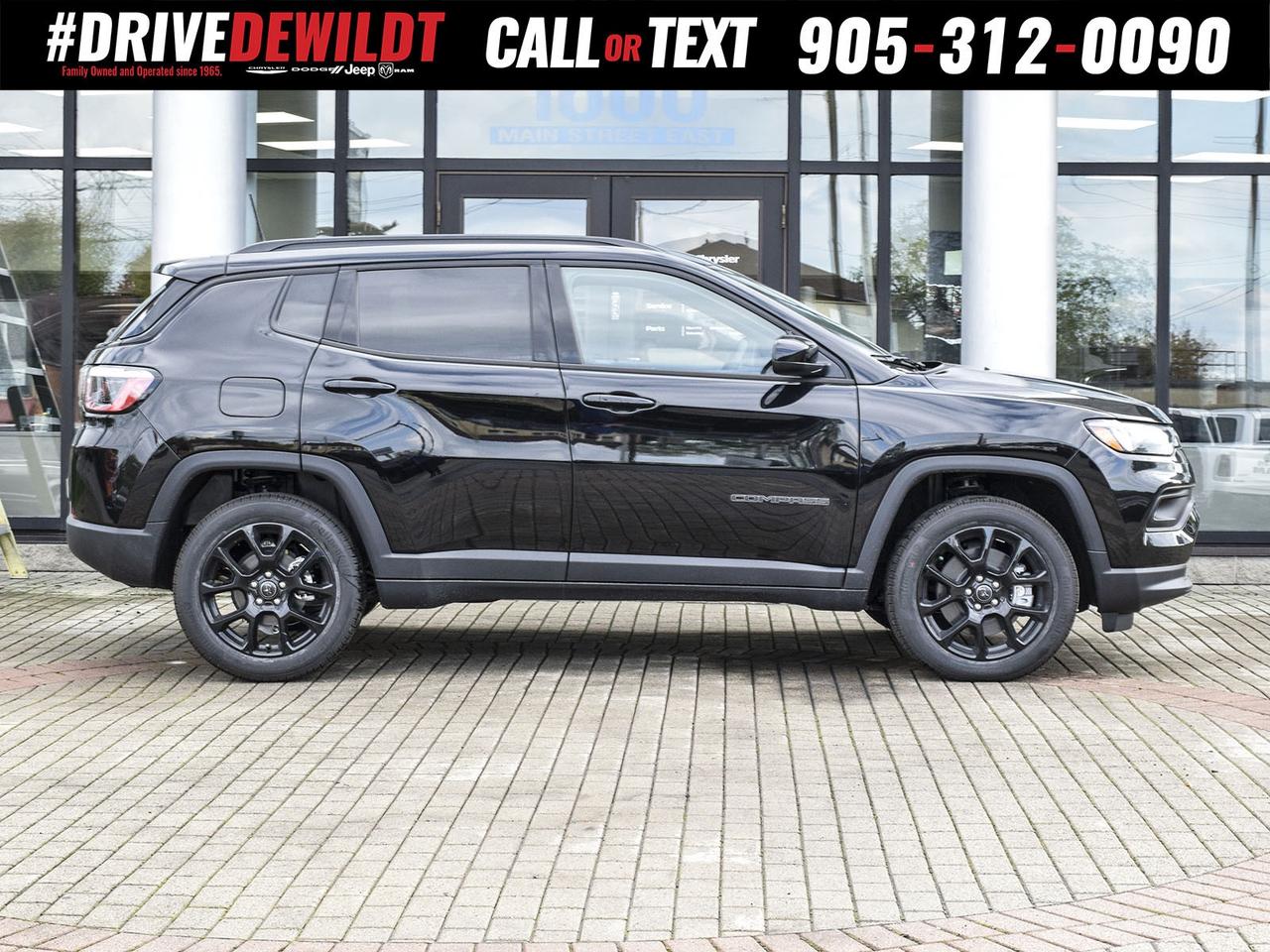 2025 Jeep Compass ALTITUDE   NEW CAR RATES   PANO ROOF Photo4
