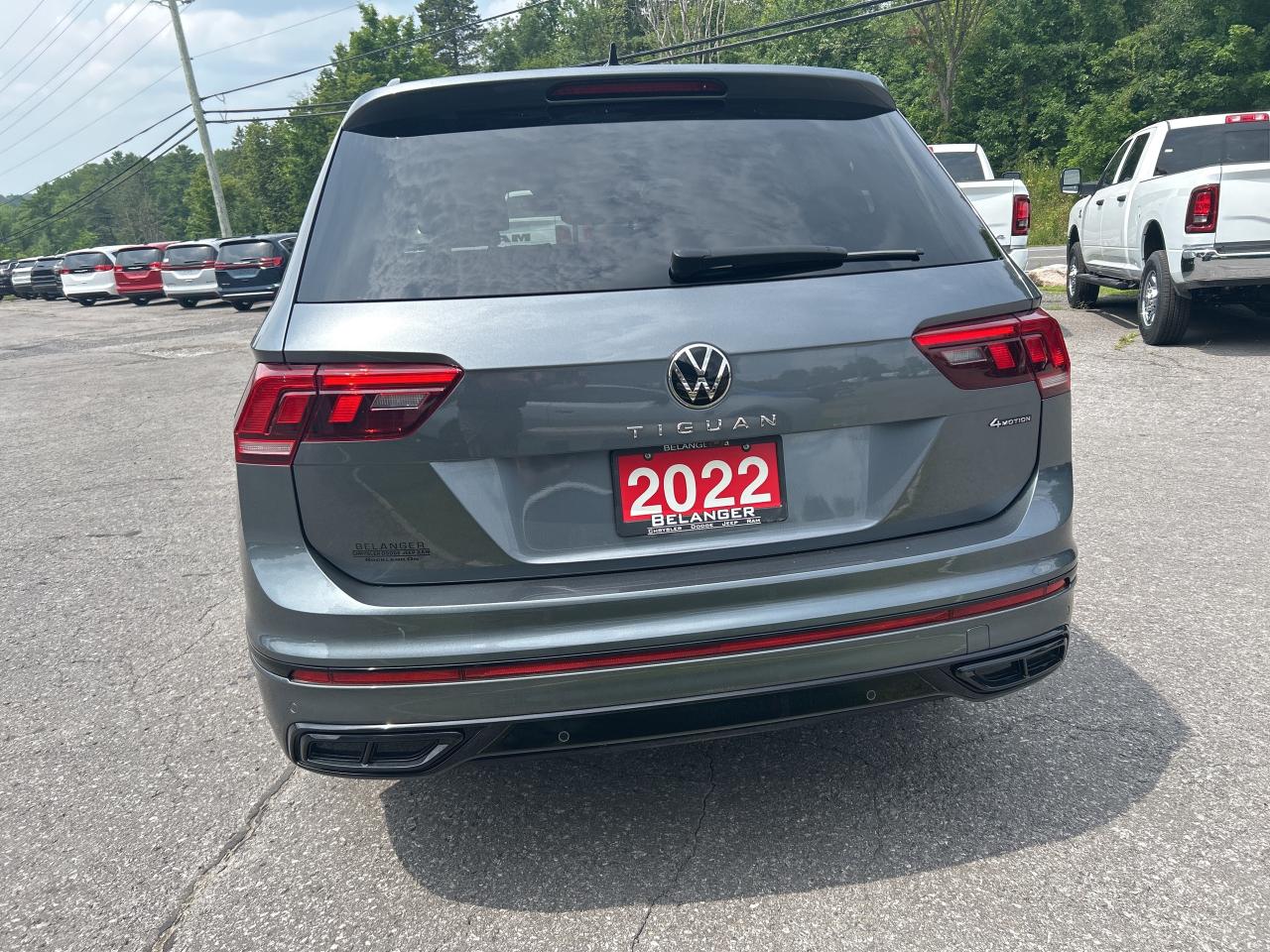 2022 Volkswagen Tiguan Comfortline R-Line Black Edition Photo