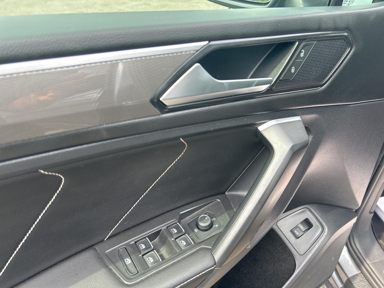 2022 Volkswagen Tiguan Comfortline R-Line Black Edition Photo