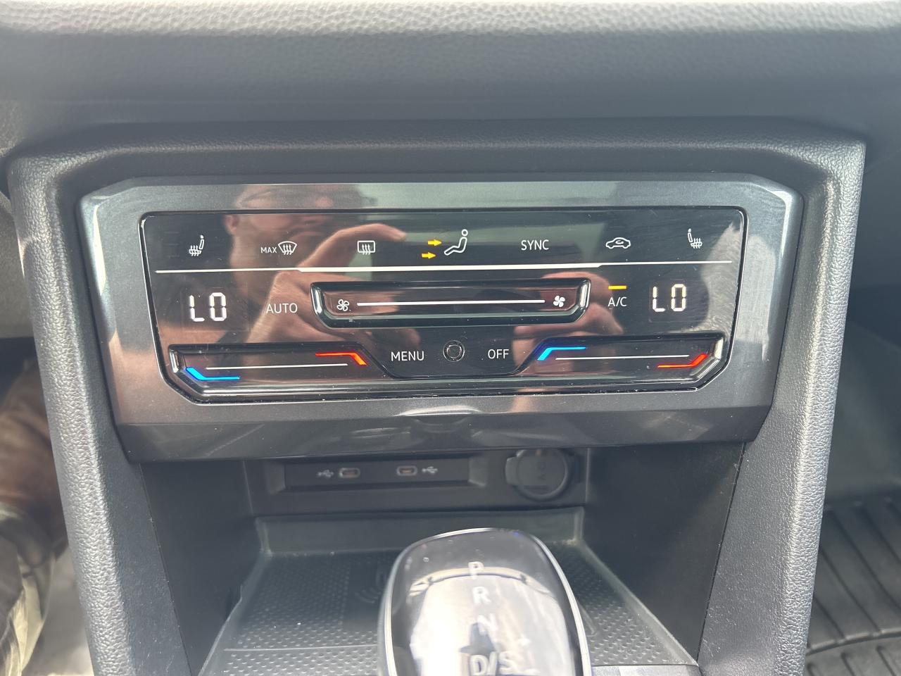 2022 Volkswagen Tiguan Comfortline R-Line Black Edition Photo