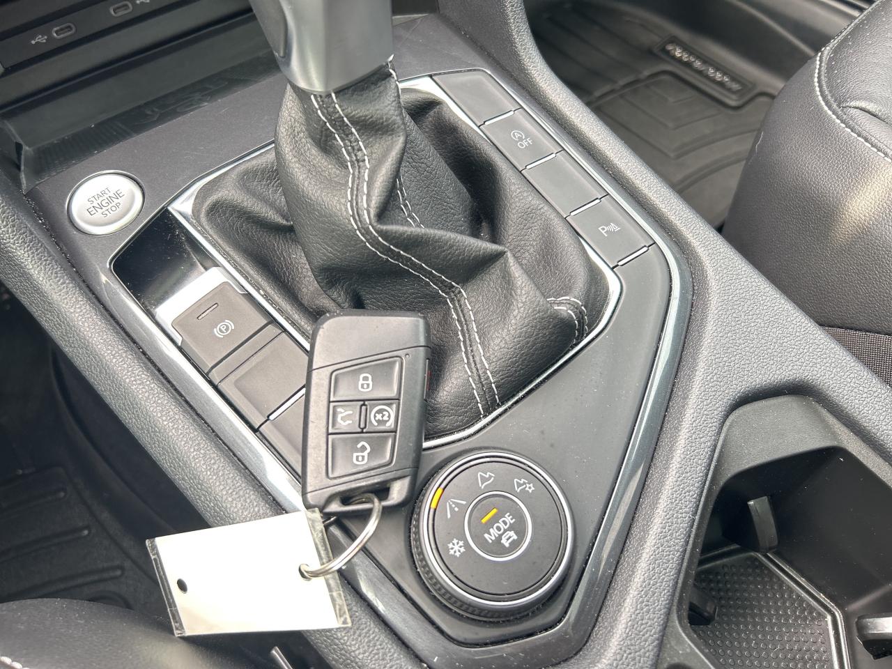 2022 Volkswagen Tiguan Comfortline R-Line Black Edition Photo