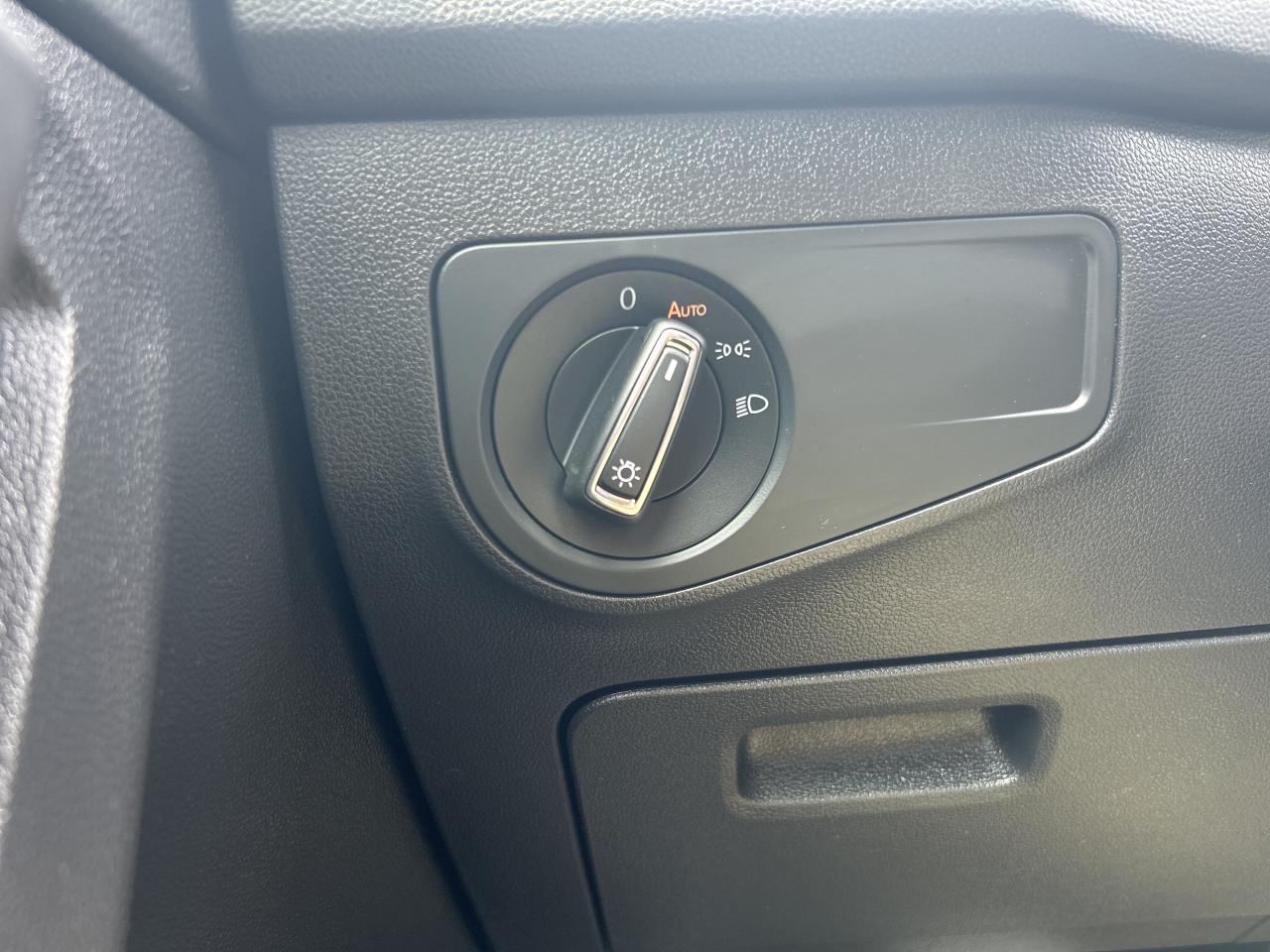 2022 Volkswagen Tiguan Comfortline R-Line Black Edition Photo