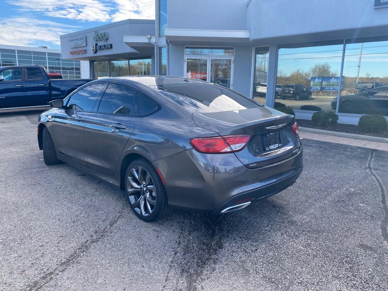 2015 Chrysler 200 4dr Sdn S AWD Photo