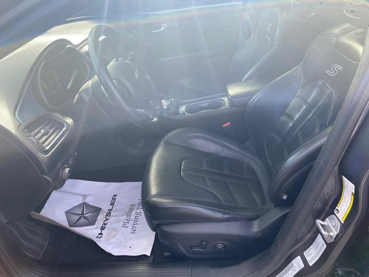 2015 Chrysler 200 4dr Sdn S AWD Photo