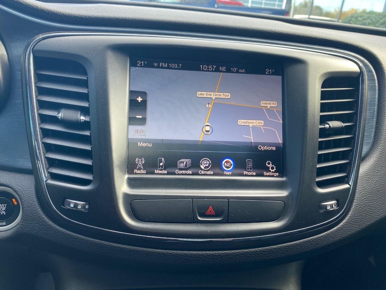 2015 Chrysler 200 4dr Sdn S AWD Photo