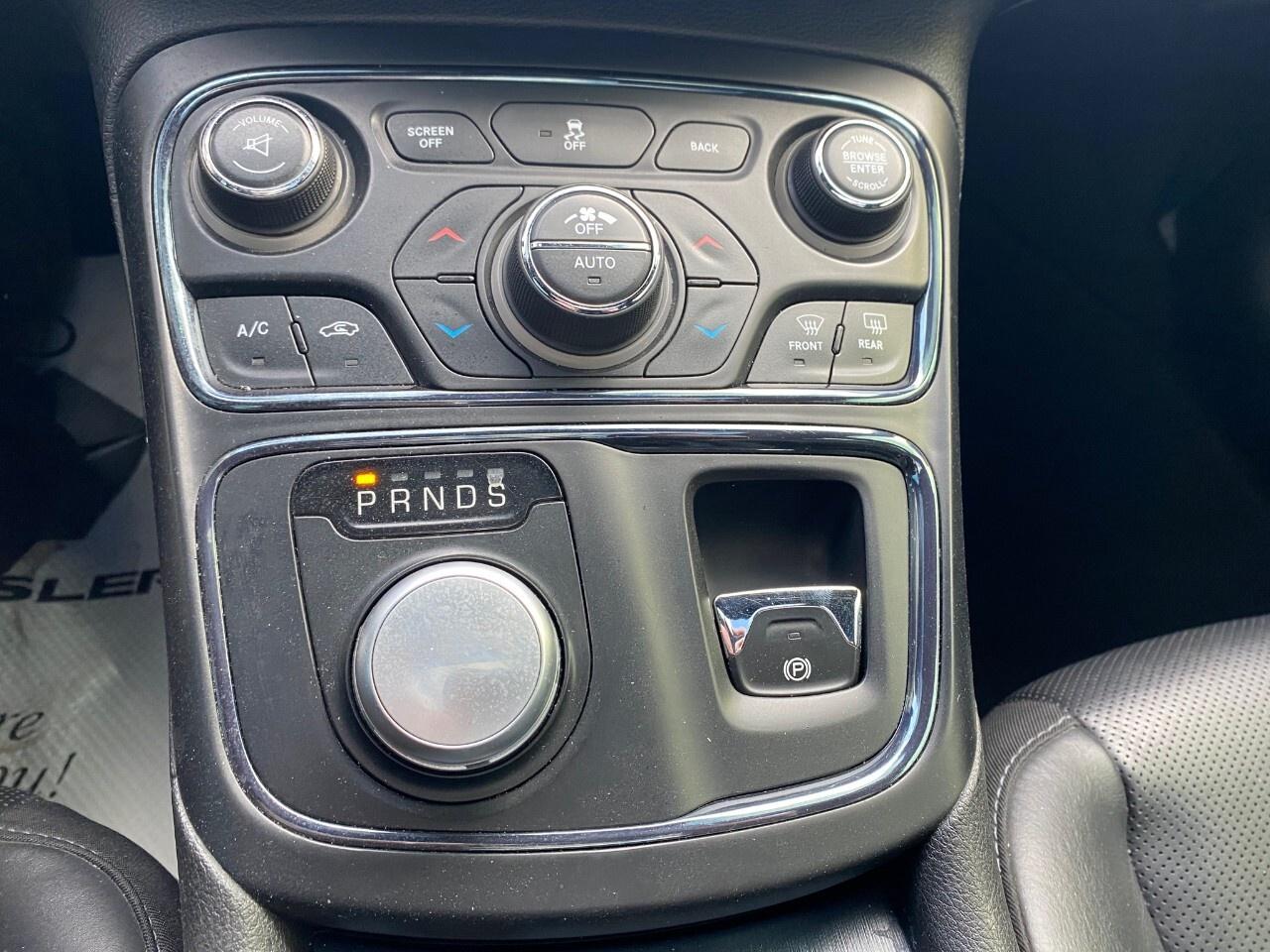 2015 Chrysler 200 4dr Sdn S AWD Photo