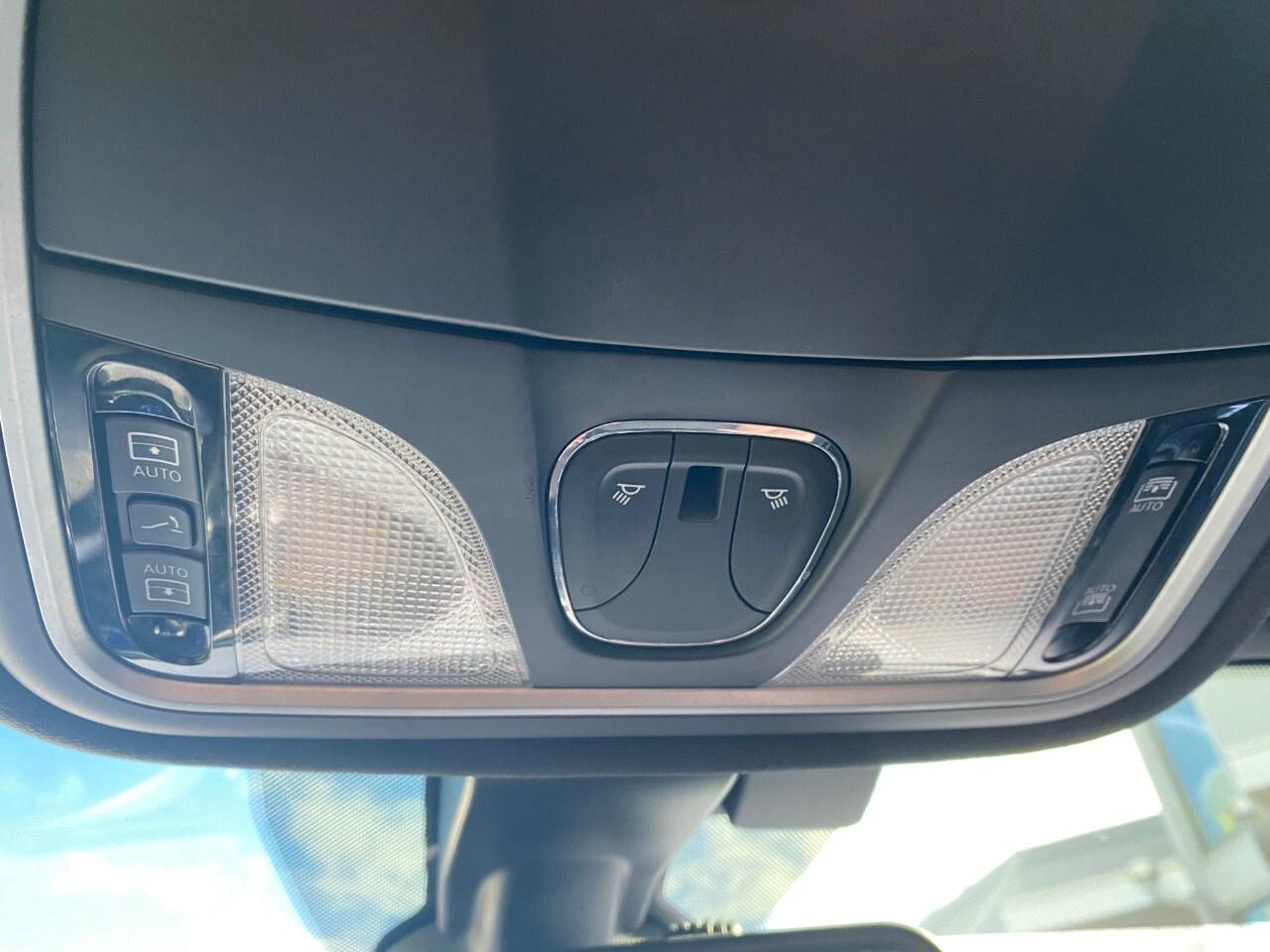 2015 Chrysler 200 4dr Sdn S AWD Photo