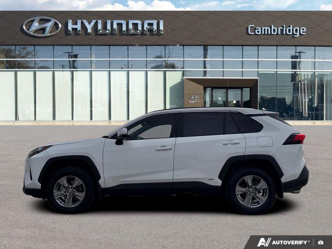 2024 Toyota RAV4 Hybrid XLE AWD   Sunroof   Heated Seats   Carplay Photo3