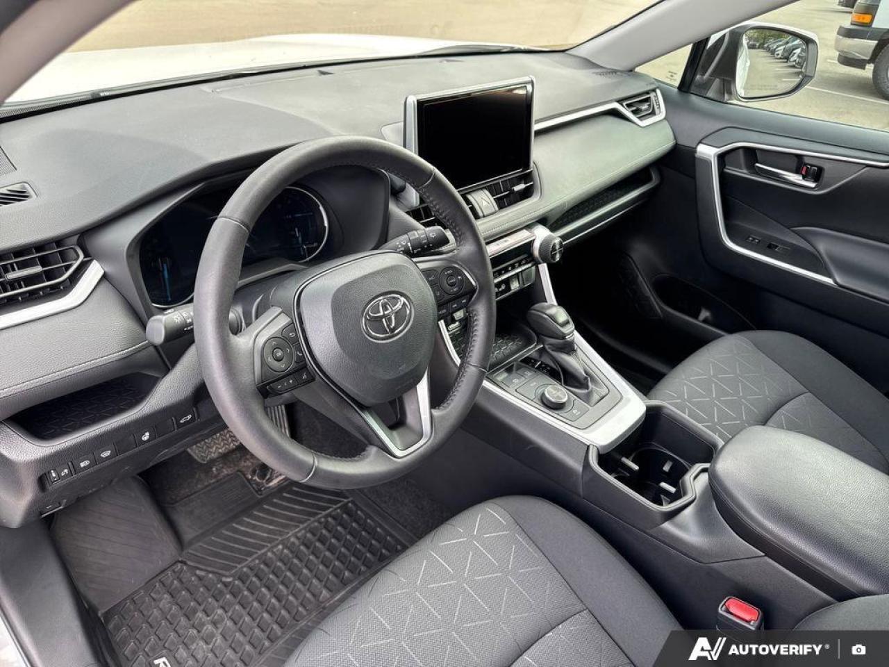 2024 Toyota RAV4 Hybrid XLE AWD   Sunroof   Heated Seats   Carplay Photo