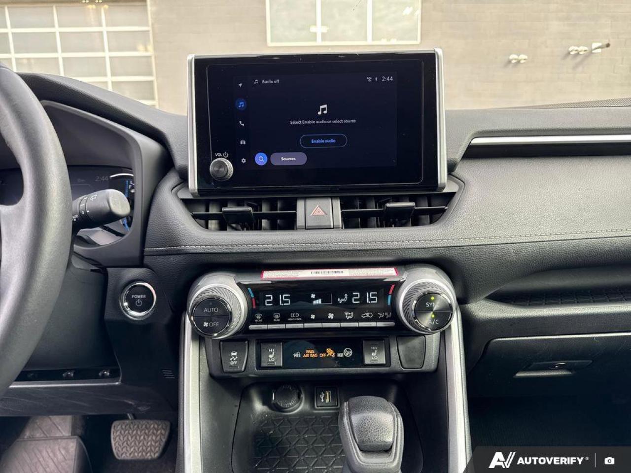 2024 Toyota RAV4 Hybrid XLE AWD   Sunroof   Heated Seats   Carplay Photo