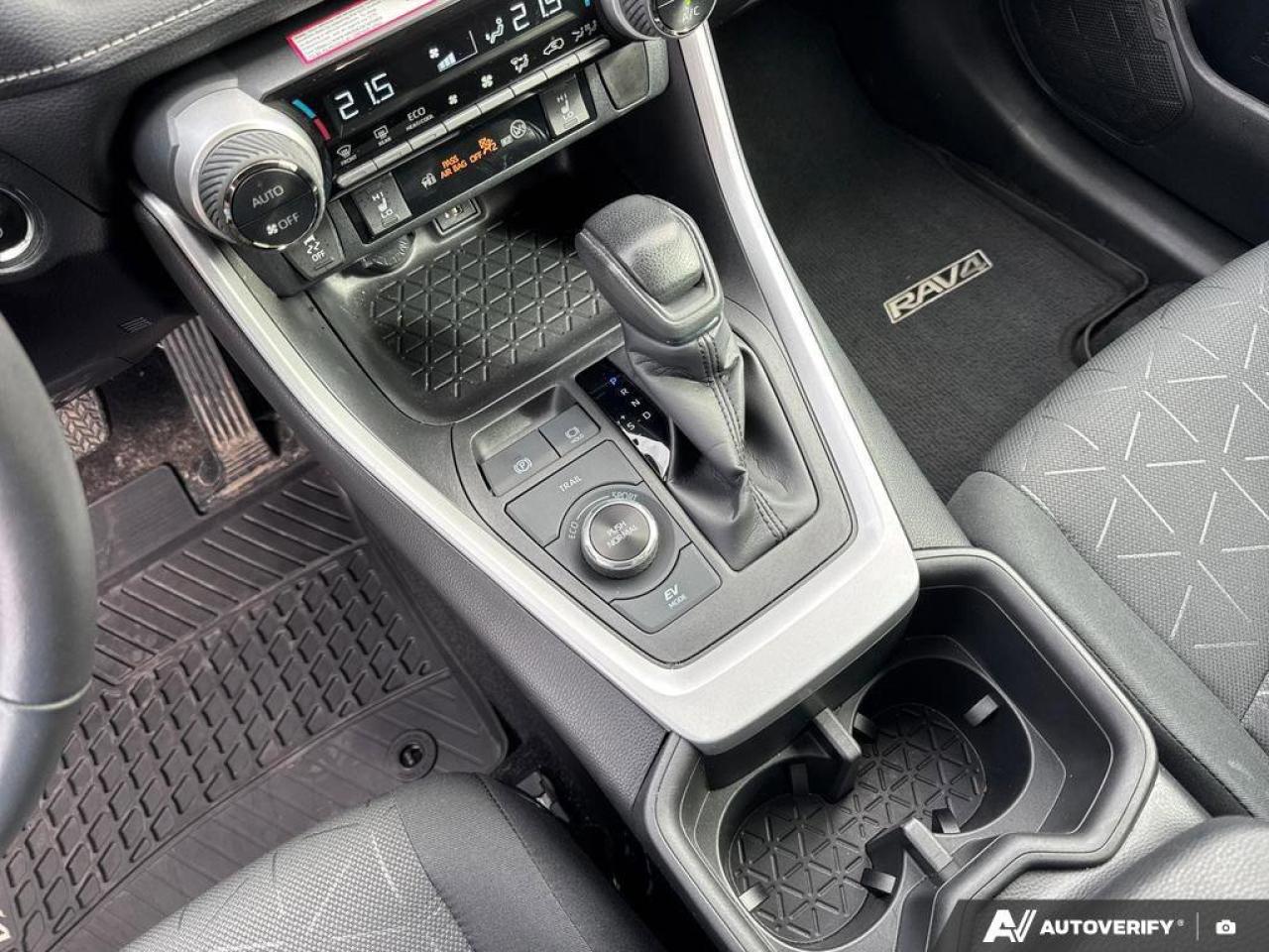 2024 Toyota RAV4 Hybrid XLE AWD   Sunroof   Heated Seats   Carplay Photo