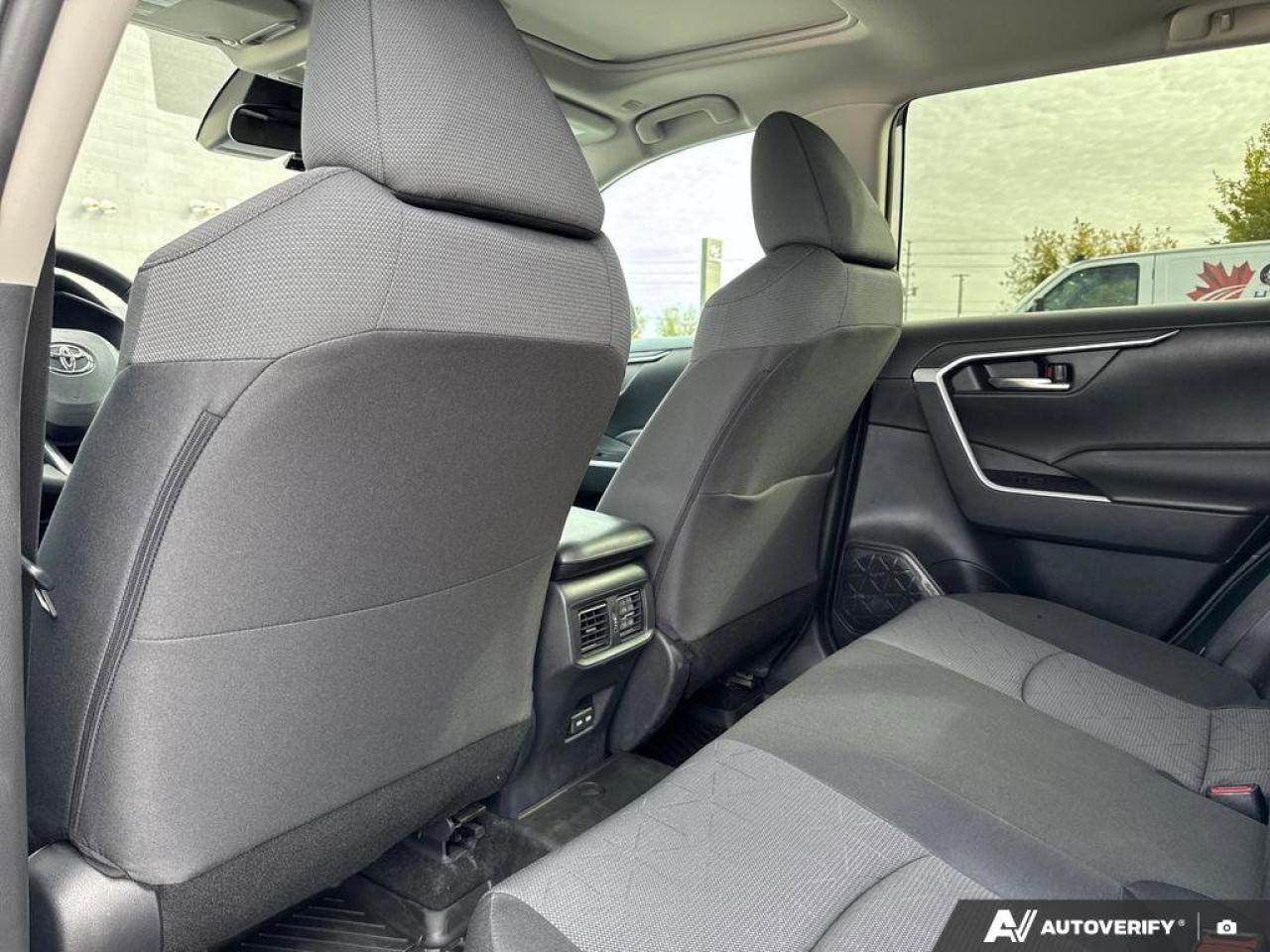 2024 Toyota RAV4 Hybrid XLE AWD   Sunroof   Heated Seats   Carplay Photo