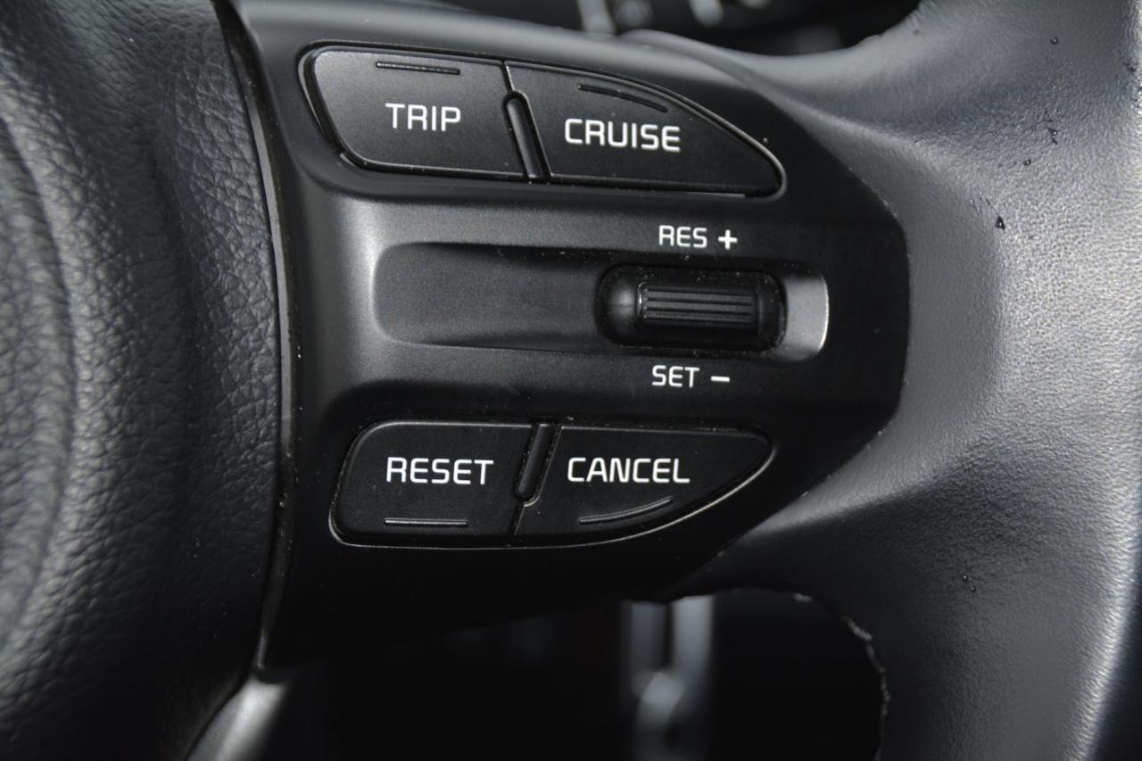 2023 Kia Rio 5-door S Photo