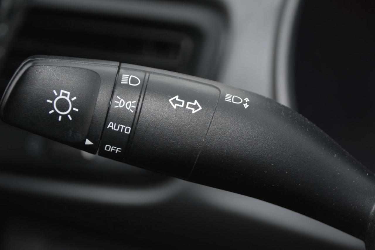 2023 Kia Rio 5-door S Photo